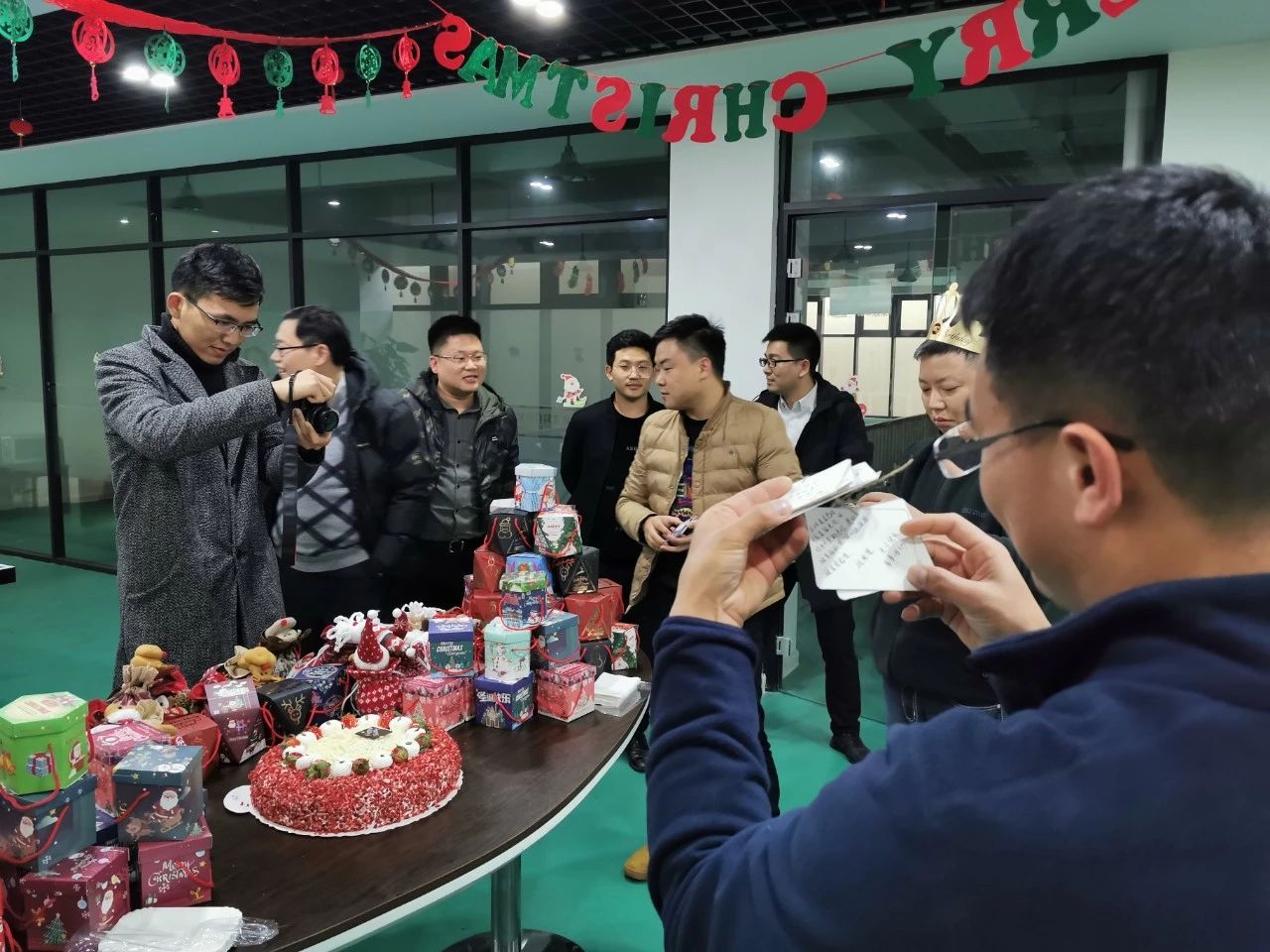 圣誕主題生日趴 | 濃情暖意平安夜，誕愿有你共前行