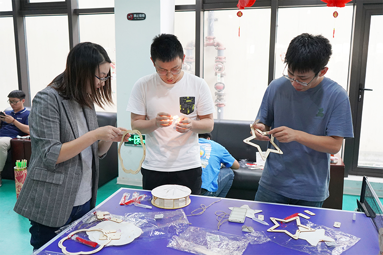 月圓中秋 · 集體慶生 | 溫馨九月，迎佳節(jié)，賀生辰，共團(tuán)圓！
